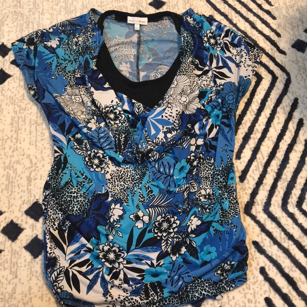 Women’s scoop neck blouse